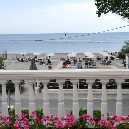 Stella - Casa Per Ferie Otel Bellaria-Igea Marina Dış mekan fotoğraf